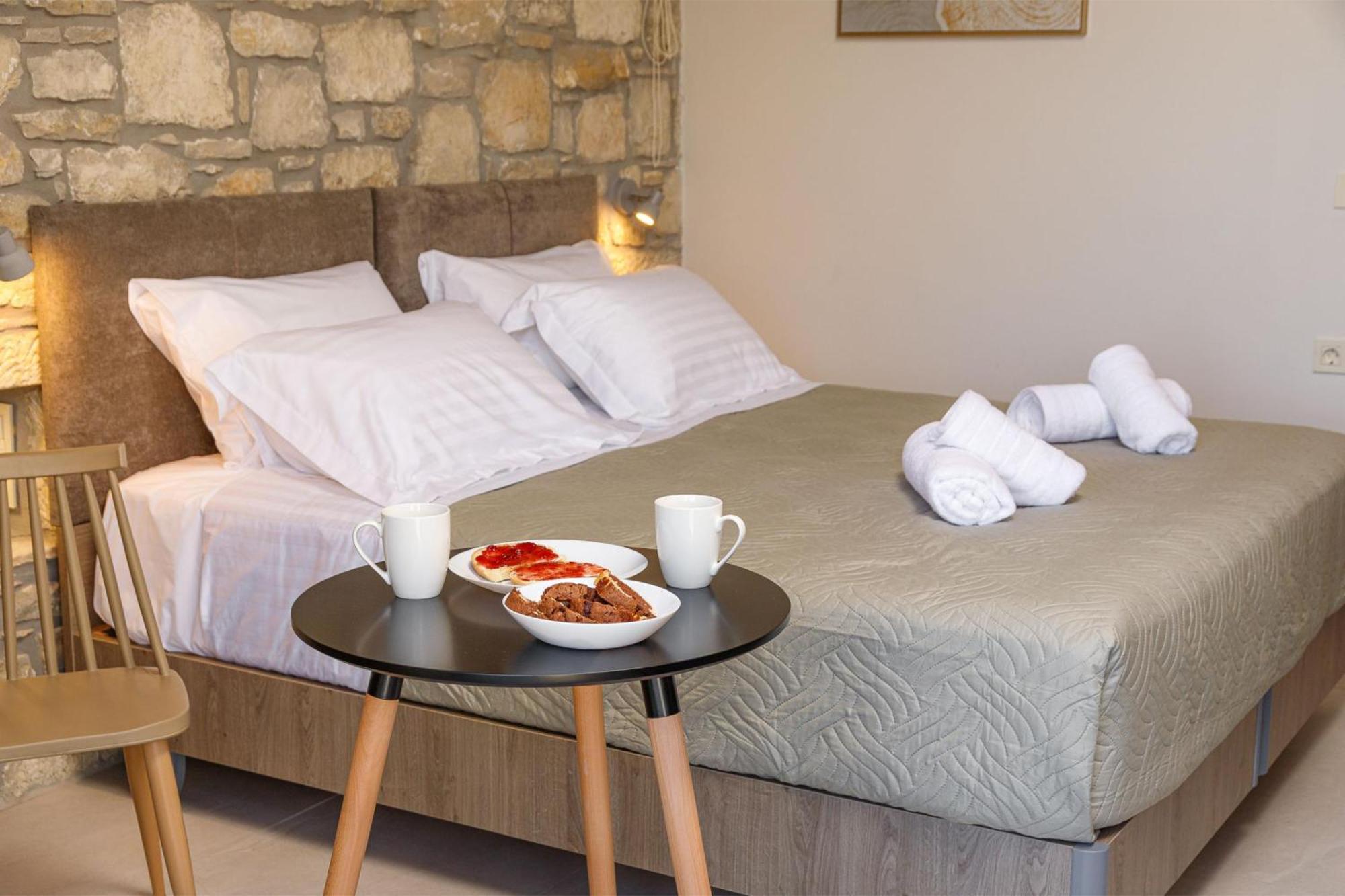 Achatis Apartments With Sea View Колимвари Екстериор снимка