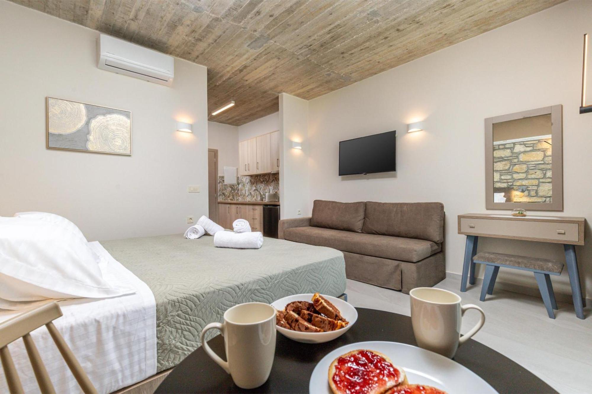 Achatis Apartments With Sea View Колимвари Екстериор снимка