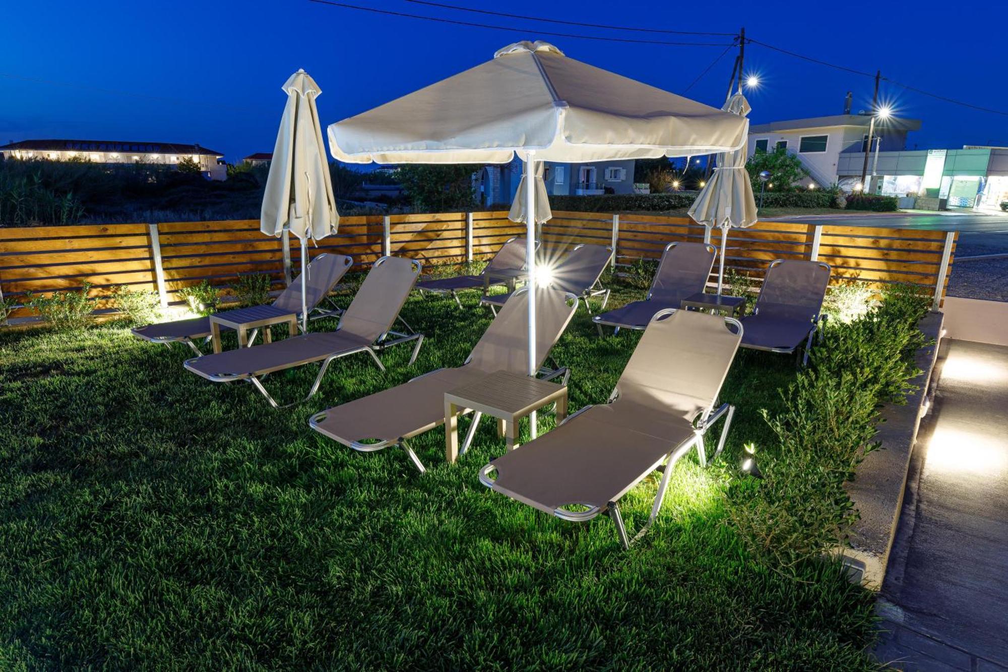 Achatis Apartments With Sea View Колимвари Екстериор снимка